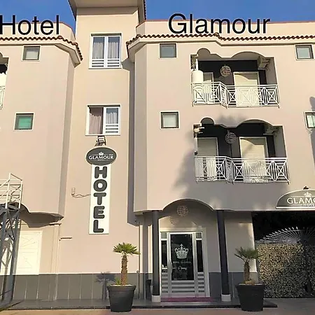 Glamour 3*